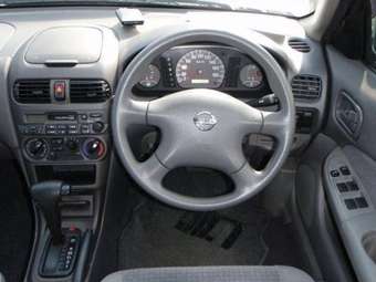 2003 Nissan Sunny Pictures
