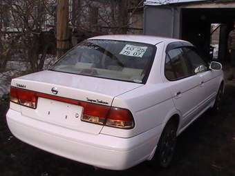 2003 Nissan Sunny Pictures