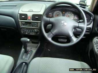 2003 Nissan Sunny Photos