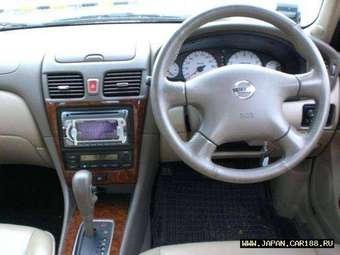 2003 Nissan Sunny Pictures