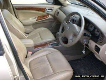2003 Nissan Sunny Pictures