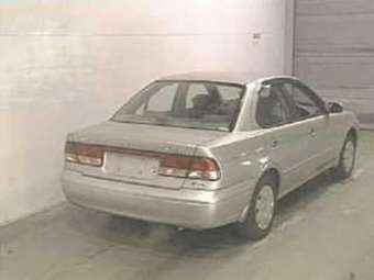 2003 Nissan Sunny Pictures