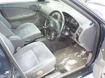 2003 Nissan Sunny Pictures