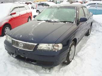 2003 Nissan Sunny Photos