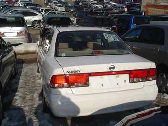 2003 Nissan Sunny Photos