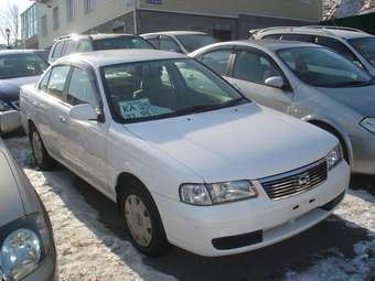 2003 Nissan Sunny Pictures