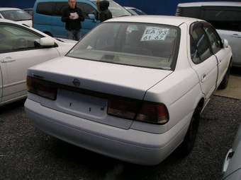 2003 Nissan Sunny Pictures