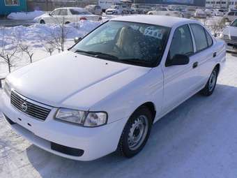 2003 Nissan Sunny Photos