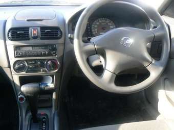 2003 Nissan Sunny Pictures