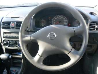 2003 Nissan Sunny Photos