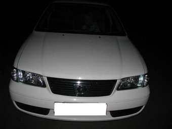 2003 Nissan Sunny Wallpapers