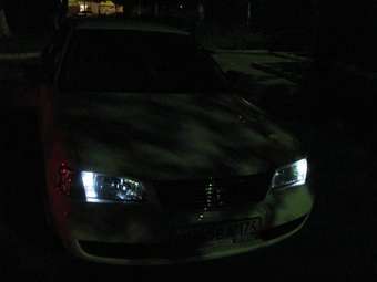 2003 Nissan Sunny Pictures