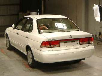 2003 Nissan Sunny Pictures