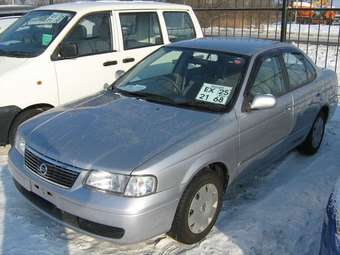 2003 Nissan Sunny Pics