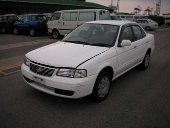 2003 Nissan Sunny Pictures
