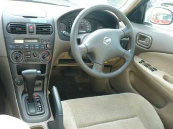 2003 Nissan Sunny Pictures