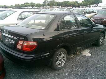 2003 Nissan Sunny Photos