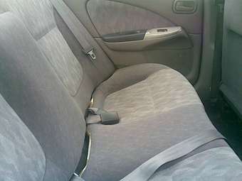 2003 Nissan Sunny Pictures