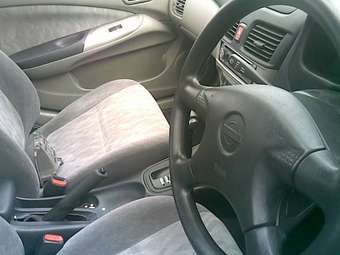 2003 Nissan Sunny Photos