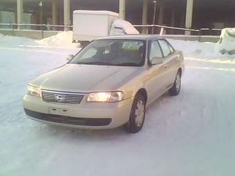 2003 Nissan Sunny Photos