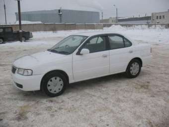 2003 Nissan Sunny Pictures