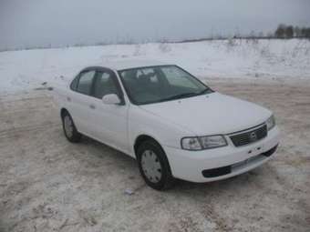 2003 Nissan Sunny Photos