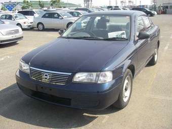 2003 Nissan Sunny Photos