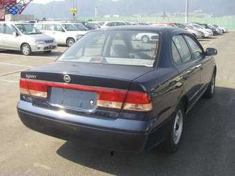 2003 Nissan Sunny Pictures