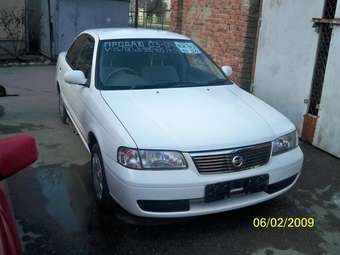 2003 Nissan Sunny Pictures