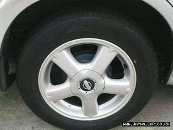 2003 Nissan Sunny Images