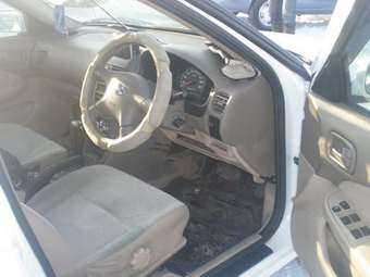 2003 Nissan Sunny Photos