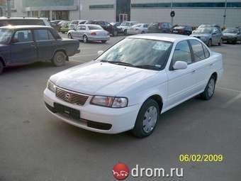 2003 Nissan Sunny Pictures