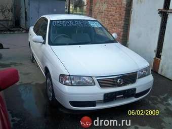 2003 Nissan Sunny Photos