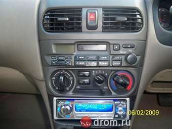 2003 Nissan Sunny Photos