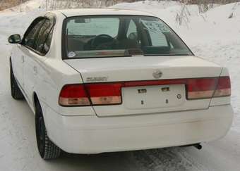 2003 Nissan Sunny Photos
