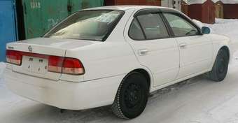 2003 Nissan Sunny Pictures