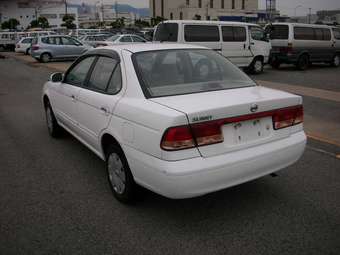 2003 Nissan Sunny Pictures