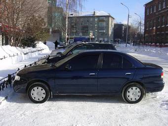 2003 Nissan Sunny Pictures