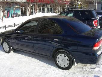 2003 Nissan Sunny Pics