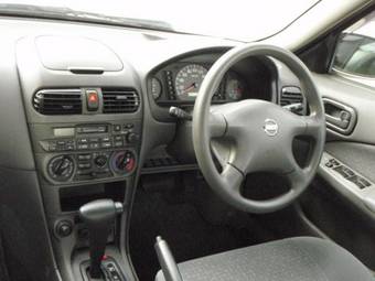 2003 Nissan Sunny Photos
