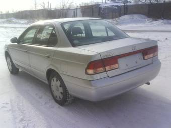 2003 Nissan Sunny Pictures