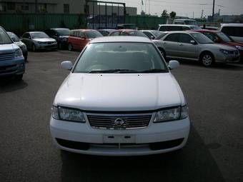 2003 Nissan Sunny Photos