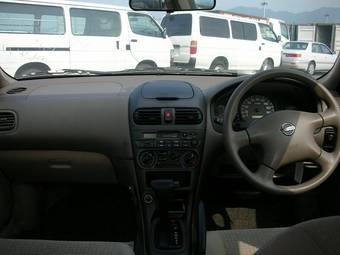 2003 Nissan Sunny Photos