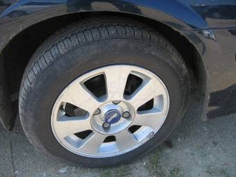 2003 Nissan Sunny Pictures