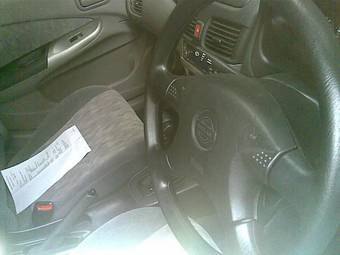 2003 Nissan Sunny Pictures