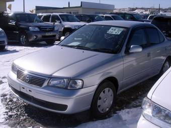 2003 Nissan Sunny Images