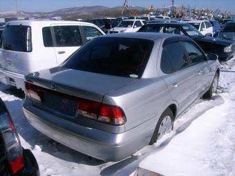 2003 Nissan Sunny Pictures