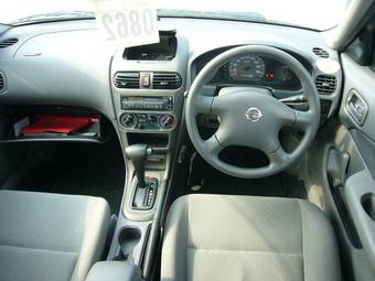 2003 Nissan Sunny Photos