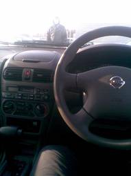 2003 Nissan Sunny Pictures