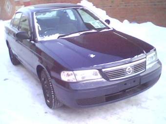 2003 Nissan Sunny Pictures